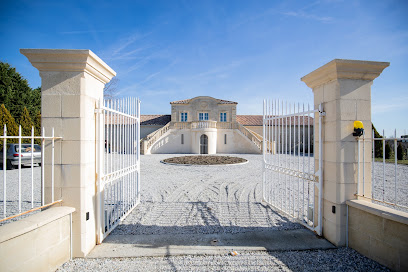 Château L'hermitage Lescours Vignoble à Saint-Sulpice-de-Faleyrens