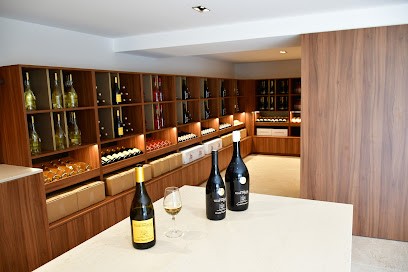 Domaine TOUR PARADIS, Vignoble à Aiguèze