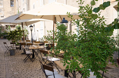 Restaurant Les Millésimes & Domaine Pierre Paillot Vignoble à Noyers