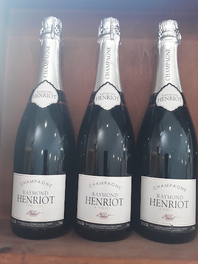 Henriot Raymond, Vignoble à Polisot