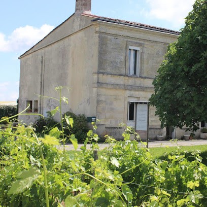 Château Du Garde, relais Agrikolis, accueil de camping-car, Vignoble à Cénac