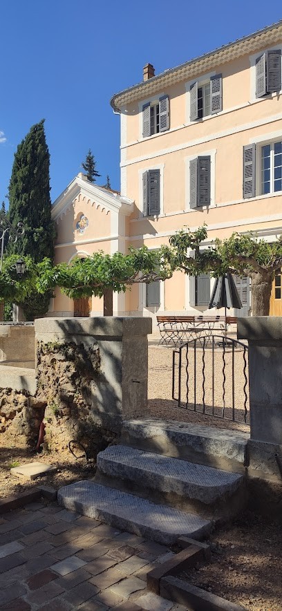 Chateau La Curnière Vins De Provence AOC, Vignoble à Tavernes