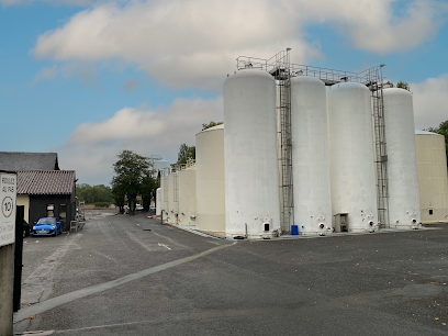 Distillerie De La Tour - Site De Jonzac Vignoble à Jonzac